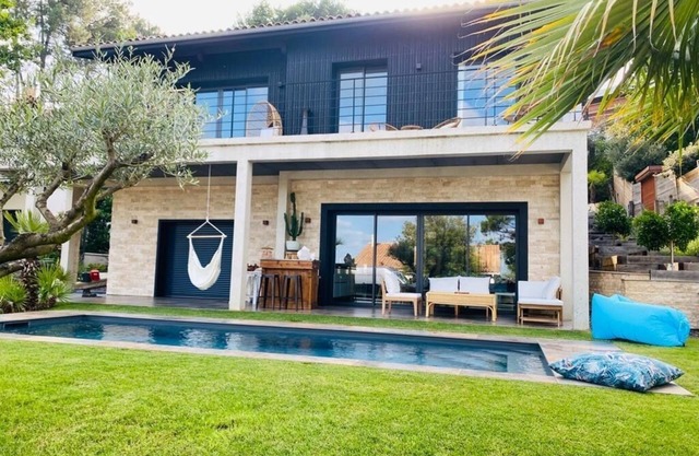 Luxury villa with lake view and swimming pool