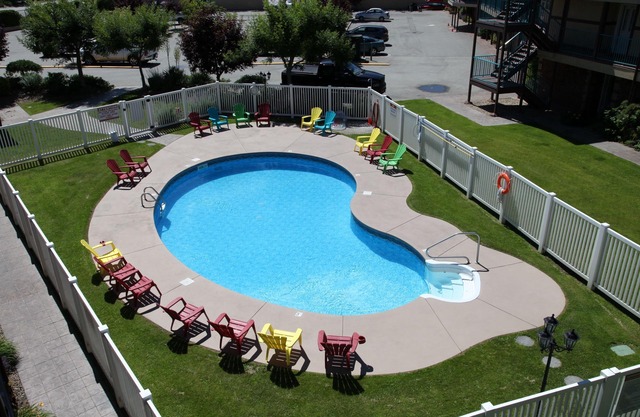 Luxury Waterfront Condo - Located on Skaha Lake.