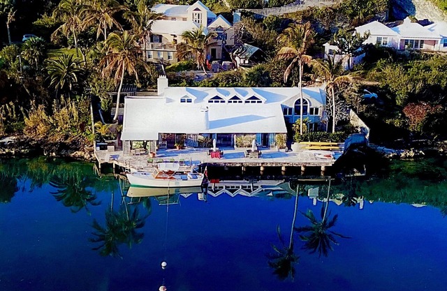 LUXURY WATERFRONT HOME ON HARRINGTON SOUND