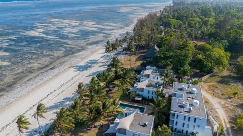Luxus Ahadi-Beachfront-Villa mit Pool & Strandzugang bei Mtwapa Mombasa