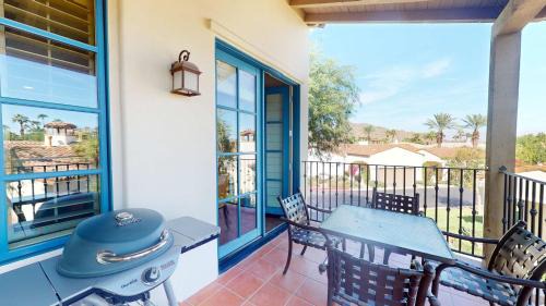 LV222 Spacious Upstairs 2BR Lock-Off in Legacy Villas