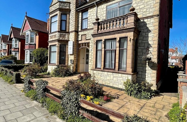 Lyndene Holiday Apartments