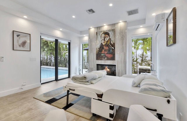 Lynora's Luxe Estate Modern Design