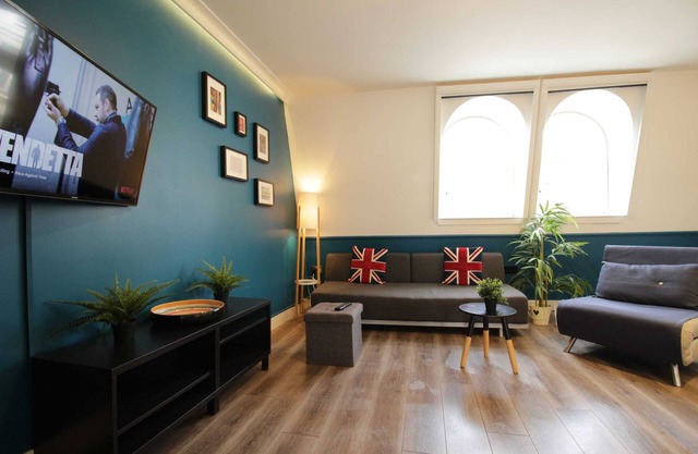 M12 - Lovely 1 bedroom apartment near Portobello