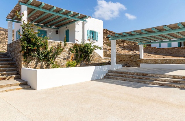 Magganari ViewVillage I ,shared swimming pool/bbq ,Ios Island, 5' walk to beach