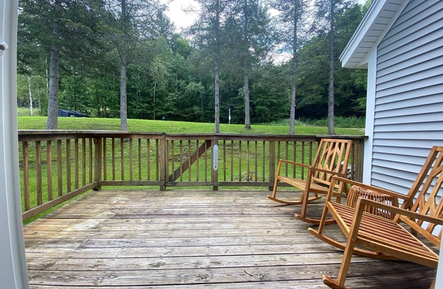 Magic Mountain Trailside Condo - Ski In /Ski Out