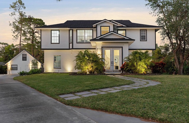 Magical Naples Retreat – 5BR, Pool, Hot Tub & More!