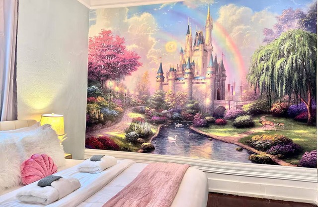 Magical Victorian Castle+Game Room & Spiral Stairsnn