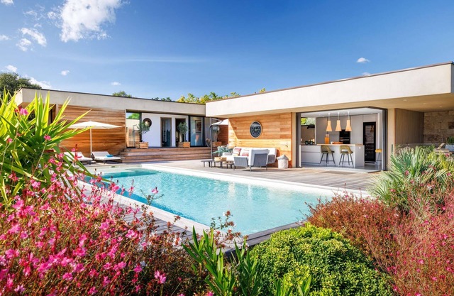 Magnificent villa with swimming pool in Pinarello