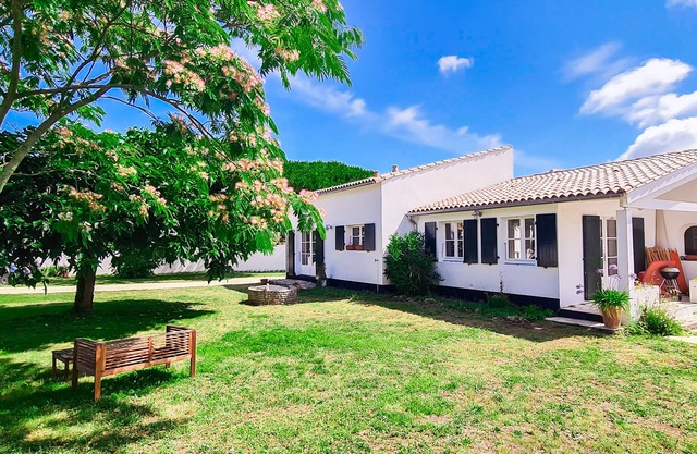 Magnificent 10 person house with sea and nature view | Loix, Île de Ré