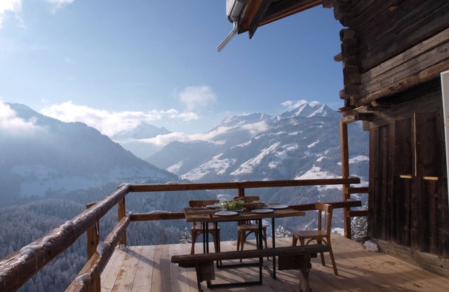 Magnificent Beaufortain alpine chalet renovated and comfortable