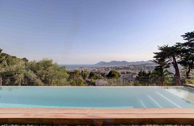 MAGNIFICENT CONTEMPORARY VILLA WITH BREATHTAKING SEA VIEW