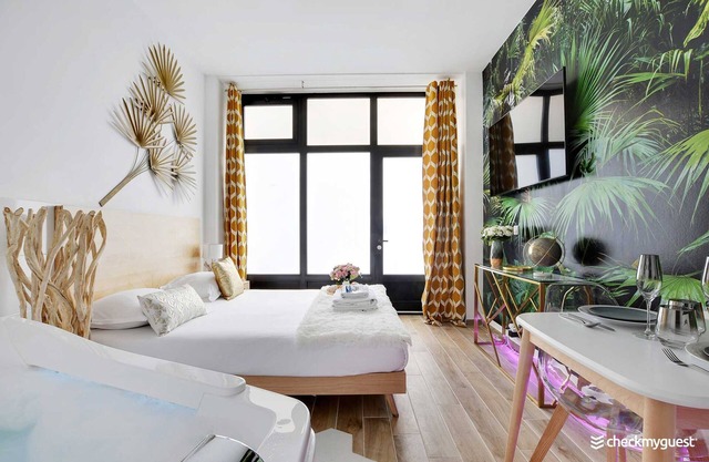 Magnificent Flat - 2br/6p - Champs Elysaes