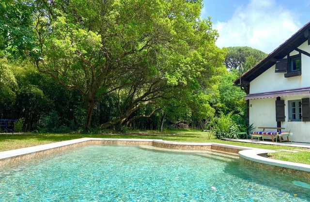 Magnificent vacation home on 1Ha - Unique swimming pool