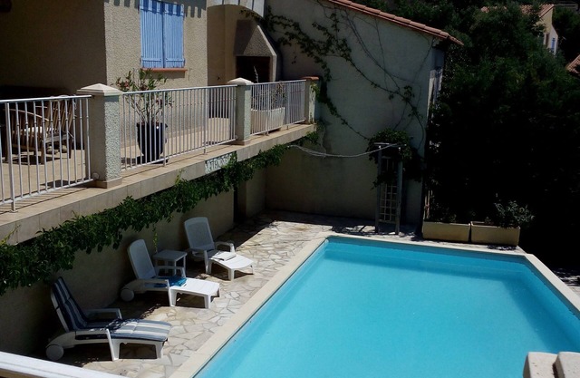 Magnificent villa with pool and billiards in the vineyards