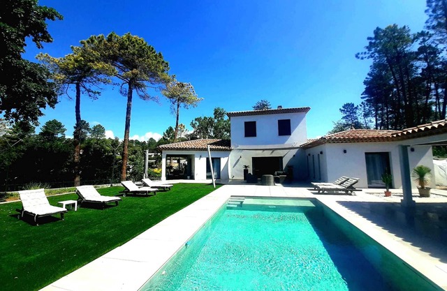Magnificent villa of 163 m2 with heated swimming pool, quiet and comfortable