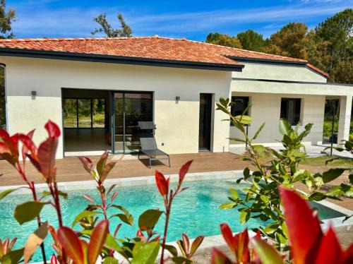 Magnifique Villa neuve avec piscine à deux pas des plages