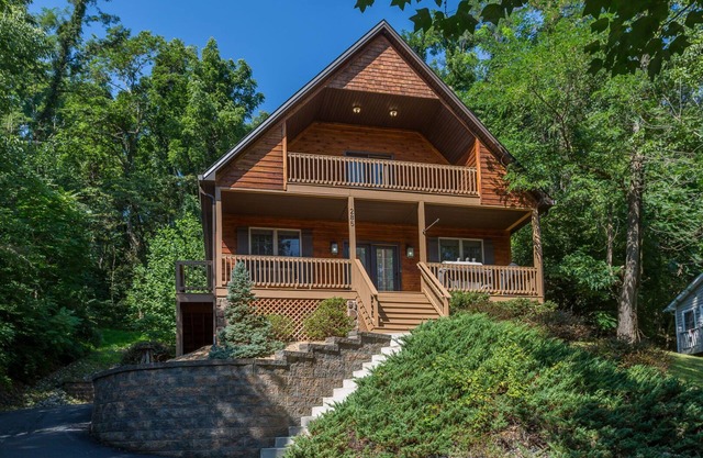 Magnolia Lodge at Massanutten - Enjoy the Shenandoah