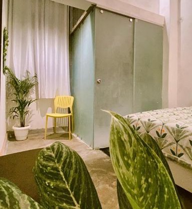 mahadev Hotel NOOR stay 1km away frm kashiwishnath