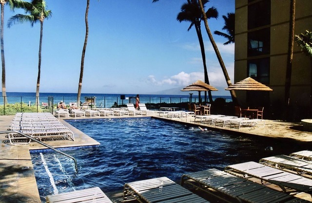 Mahana 604 Oceanfront 1bd/1ba 1 Bedroom Condo by RedAwning