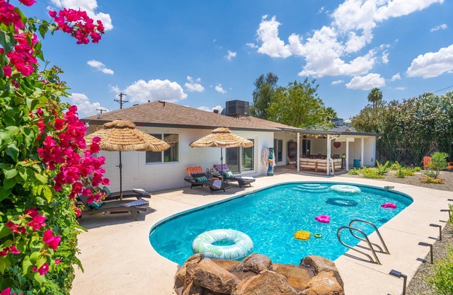 Mai Tai Manor: Cozy nights by the fire pit, tiki cocktails & festive dinners
