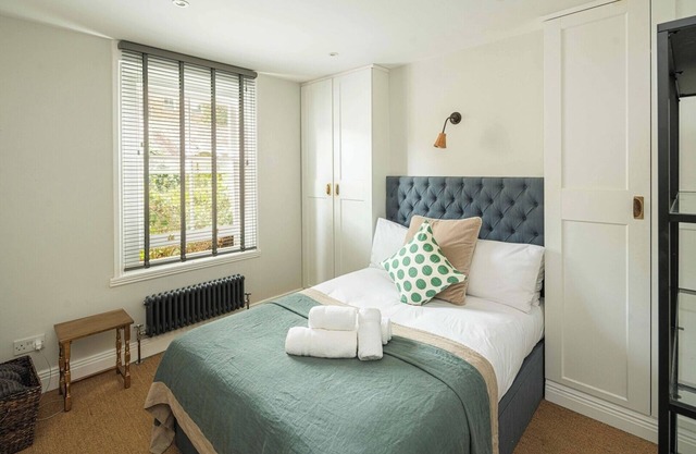 Maida Vale Gem: Stylish 1BD Near Little Venice