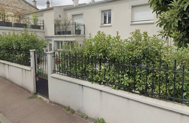 Maison à Malakoff Avec Cour 6/8 Pers -140m2 à Proche L13