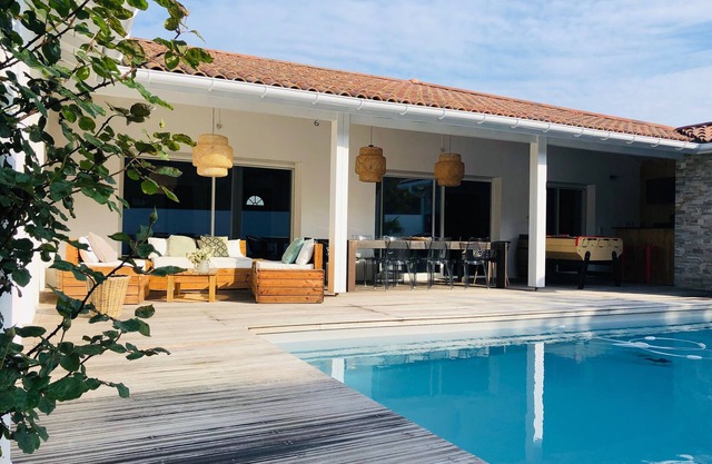 Maison 170 m² Piscine Chauffée Proche des Plagesde Biarritz et des Golfs