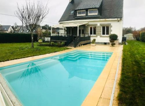Maison avec piscine à Névez