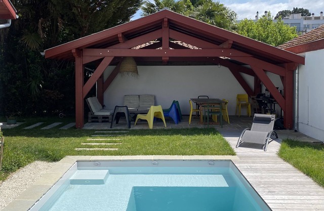 Maison Basque Avec Piscine Chauffée en Plein Coeur de Bayonne