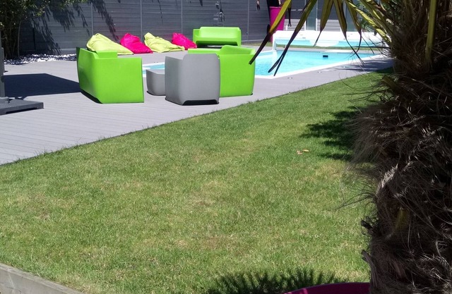 Maison Bauloise, HEATED SWIMMING POOL, 600 m beach, dead end, district of large hotels