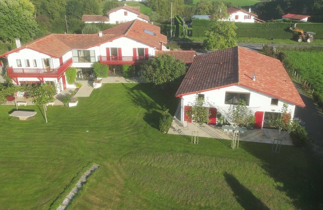Maison,calme vue Montagne,15mn Plages,piscine,location Possible Chambres Seul