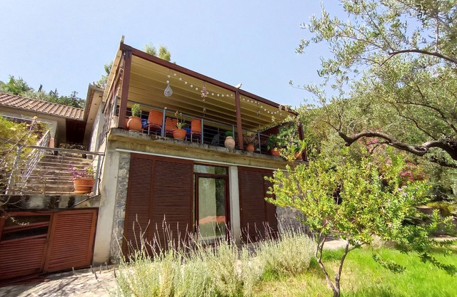 Maison D'architecte Dans la Verdure Bénéficiant D'une vue Sublime