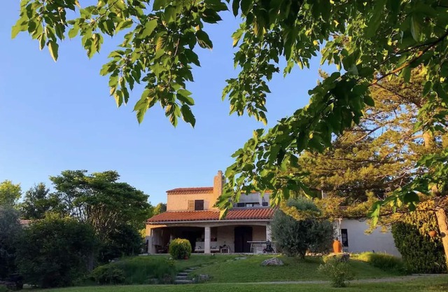 Maison Dans un Écrin de Verdure Piscine Plein sud
