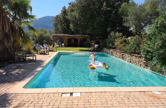 Maison de Caractère Avec Piscine