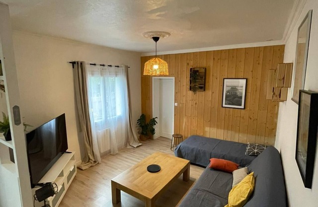 Maison Entiere Dans Vitré, Parking Privé