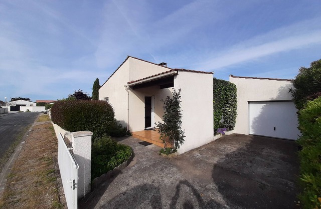 Maison et Jardin Clos de Murs 5 min de la Plage