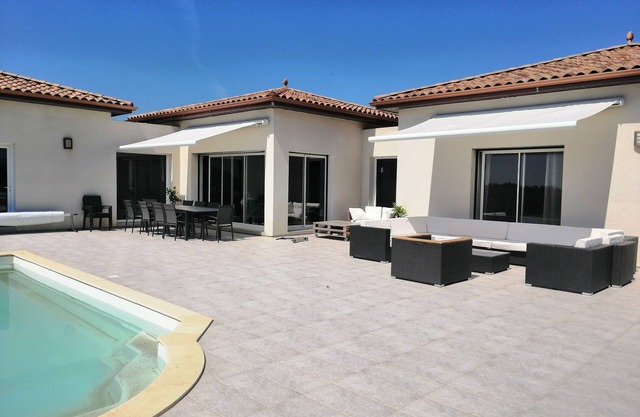 Maison Avec Piscine en Campagne