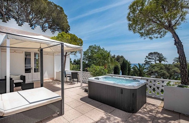 Maison Mauresque - "Miller" Jacuzzi Sea View Suite