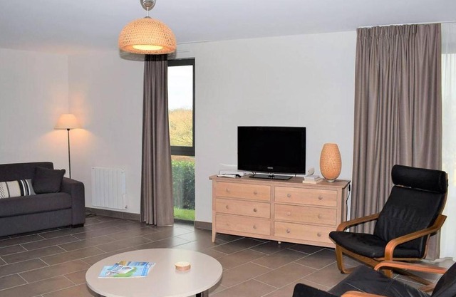 Maison neuve de plain-pied avec WIFI, terrasse et parking, à 2,5 km des plages à Trégastel - FR-1-368-70