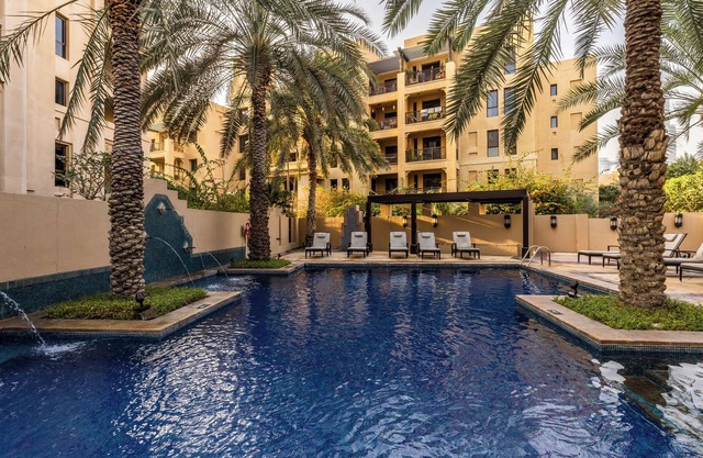 Maison Privee - Stylish & Spacious Apartment in Downtown Dubai