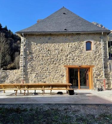 Maison spacieuse à Guchen avec jardin et barbecue