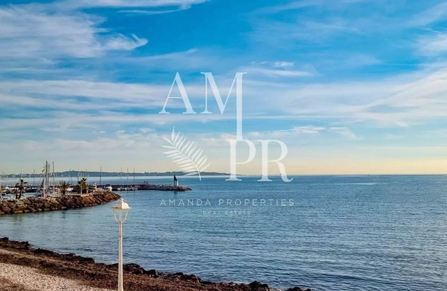 Maison sur la Mer, à 10 Mètres des Plages!