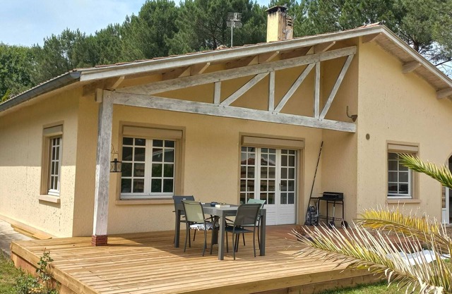 Maison Vielle Saint Girons.la Plage du lac à Pieds