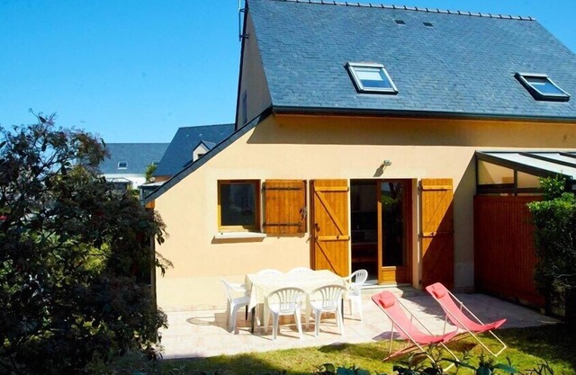 Maisonette 3 rooms 4 to 6 people with shared swimming-pool