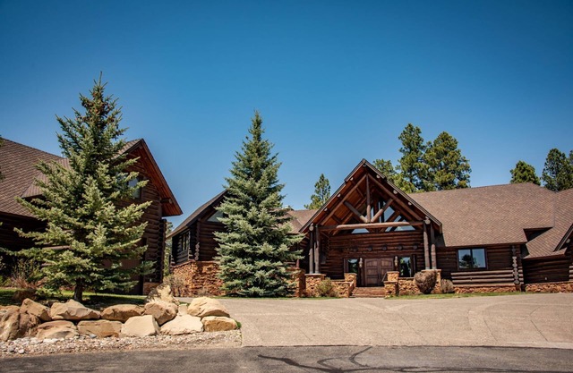 Majestic Colorado Log Home, Borders National Forest, Stunning