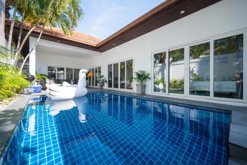 Majestic Residence Pool Villas 2 Bedrooms Private Beach