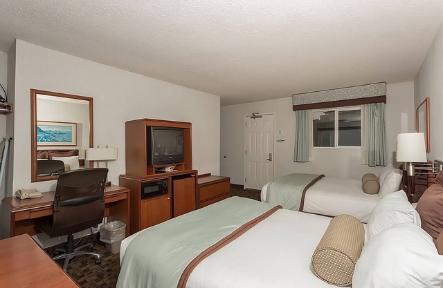 Make Your Trip More Enjoyable! Two Great Units, Pets Allowed, Parking!