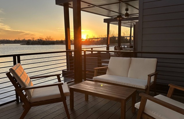 Malibu at The Cove - Riverwalk Villas in Downtown Wilmington