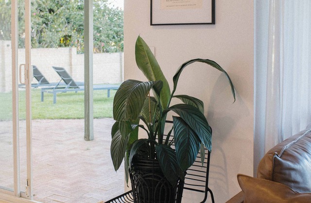 Mandurah Canal House, a modern 3-bedroom coastal retreat for up to 6 guests.